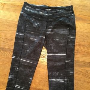 Old Navy Capri Yoga Pants